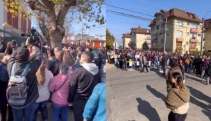 Viña del Mar: Reportan extensa fila con hasta dos horas de espera para votar en Liceo Nuestra Señora de la Paz