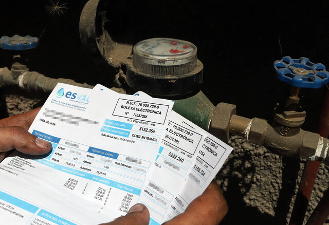 Sernac presenta demanda colectiva contra Esval por no indemnizar cortes de agua