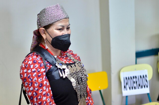 Elisa Loncon afirma ser víctima de discriminación por solicitud académica: “¿Será por mi apellido? ¿Por qué a mí?”