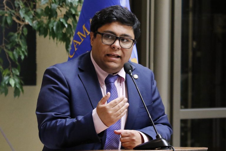 Diputado Meza por rebaja de condenas: 