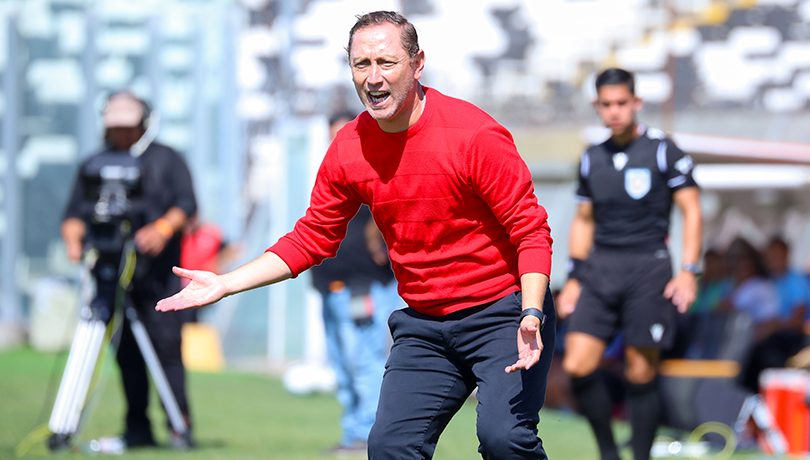 Colo-Colo se despide de Luis Mena: “Se ganó el corazón de cada uno de los planteles que dirigió”