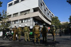 Instituto Nacional amanece en toma