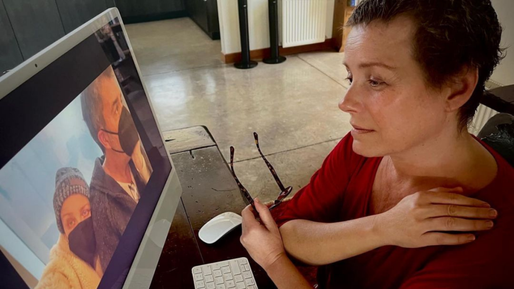 “Así me tocó vivirlo”: Claudia Conserva aborda críticas por documental “Brava”