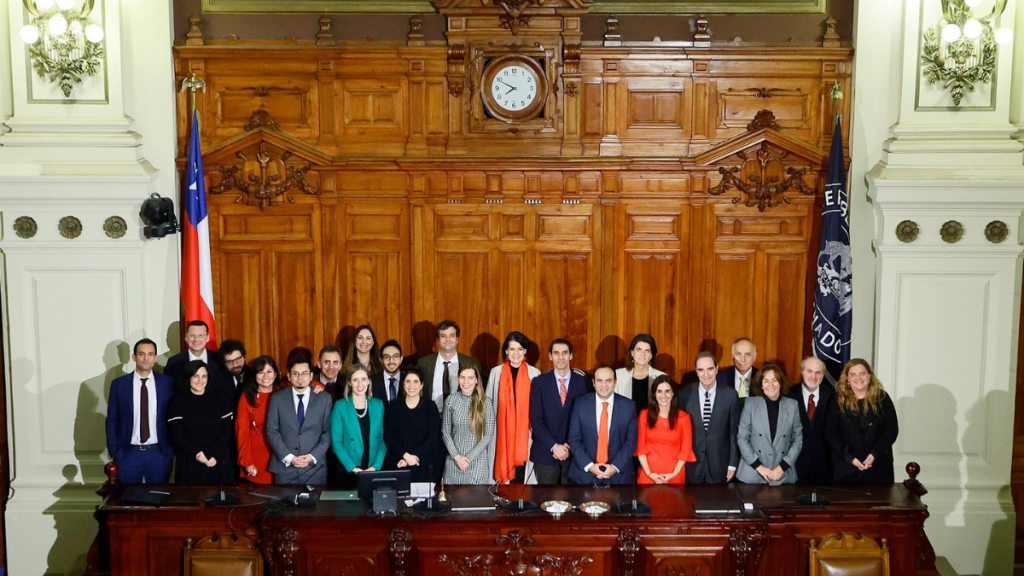 Comisión Experta despacha el anteproyecto de nueva Constitución tras casi tres meses de trabajo