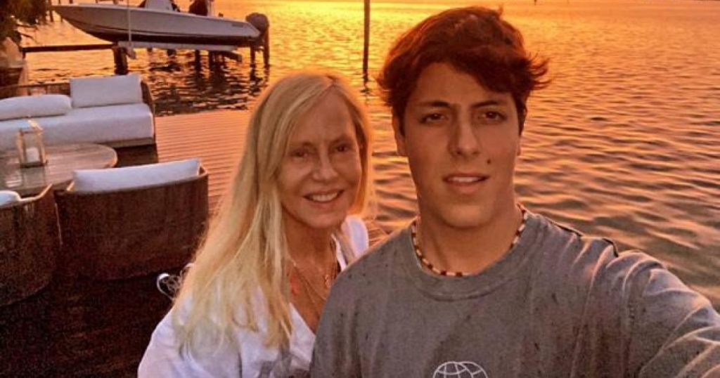 Cecilia Bolocco se mostró más que feliz con logro académico de su hijo: “¡Estoy tan orgullosa!”