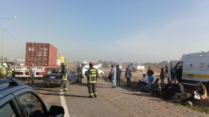 Gran congestión por accidente en Ruta 78: Un camión y otros 13 vehículos involucrados en el choque