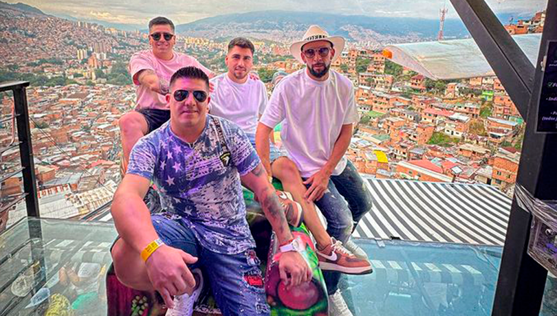 Mauricio Isla sorprende con viaje a Colombia mientras se jugaba el Clásico Universitario