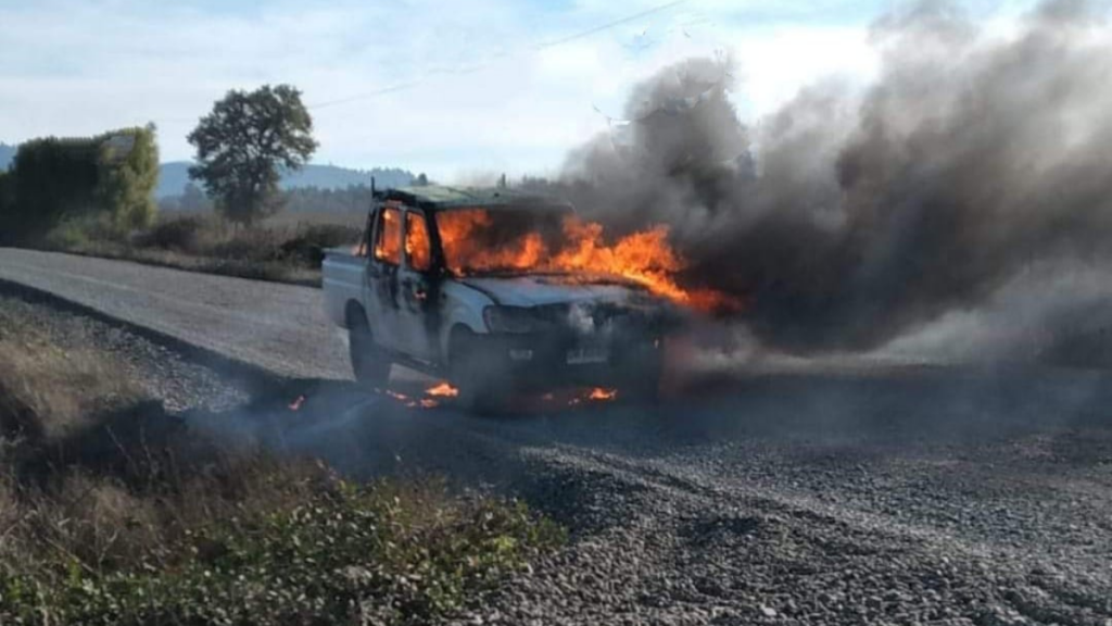 Reportan una serie de ataques en la región de La Araucanía: Hay una camioneta baleada de la familia Urban