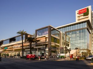 Evacuación en Mall Plaza Egaña por presunto artefacto explosivo