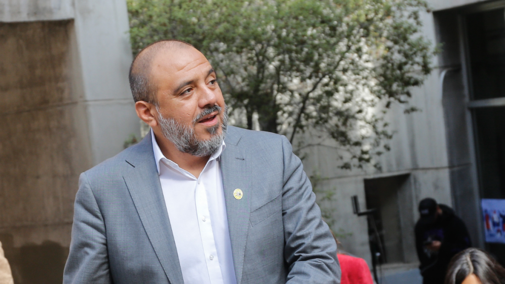 Presentarán una acusación constitucional contra el ministro de Educación por guía de “sexualidad afectiva” del Mineduc