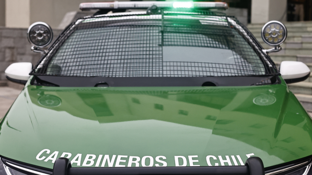Persecución policial que atravesó 14 comunas de la región Metropolitana deja a dos detenidos
