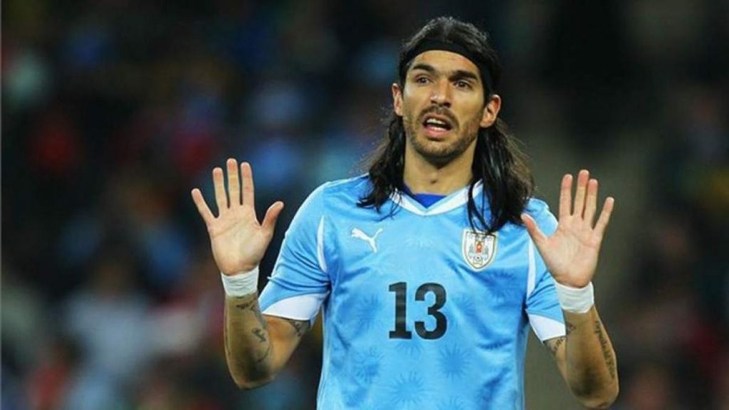 Sebastián Abreu se sumó a las críticas contra Argentina: “El penal de la final de Di María no es”