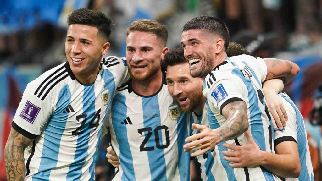 Liverpool busca dar el golpe y presenta oferta por un campeón del mundo