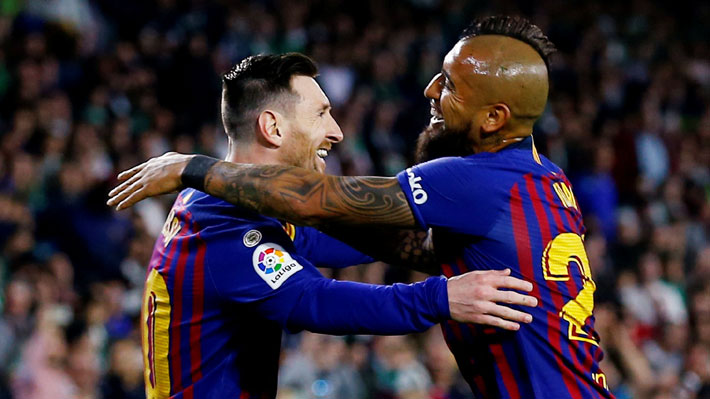 Arturo Vidal cuestiona cánticos contra Messi: “Es una locura que insulten al mejor del mundo”