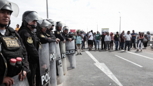 Continúan los incidentes en la frontera de Chile y Perú: Tránsito bloqueado en ambos sentidos