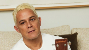 Alejandro Sanz agradeció el apoyo de sus fanáticos tras publicar preocupantes mensajes: “Ha despertado una luciérnaga en mi pecho”