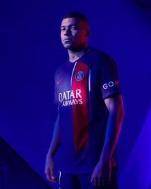 Con un guiño al pasado PSG presenta su nueva camiseta