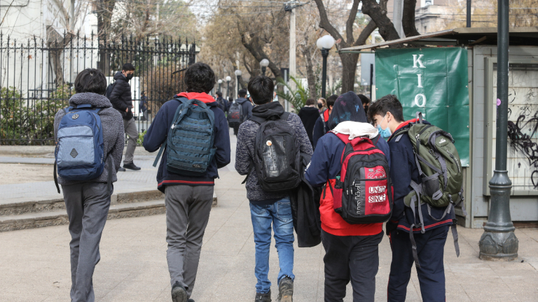 Mineduc detalla calendario de vacaciones de invierno para todo Chile: Revisa cuándo comienzan