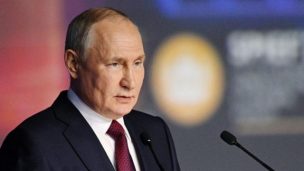 Putin asegura que el armamento nuclear ruso permite mantener el 