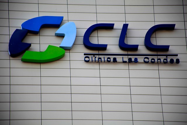 Ministra Aguilera dice que no se contactó a Clínicas Las Condes para búsqueda de camas disponibles: “Fallo no Contraloría impide comprar servicios a la Clínica”