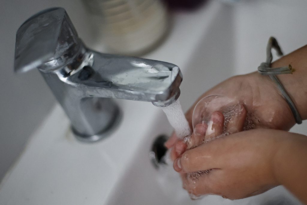 Essbio informa normalidad en servicio de agua potable: solicitan  que clientes hagan uso controlado del suministro