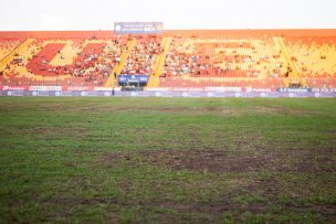 Renuncia canchero del Santa Laura: “No se puede jugar, la cancha está blanda; la van a hacer mierda”