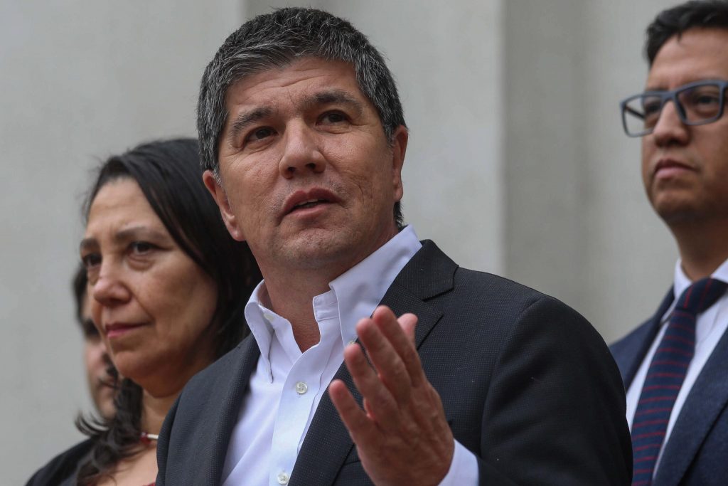 Monsalve anunció querella por ataque incendiario en escuela de Victoria: “Son actos terroristas”