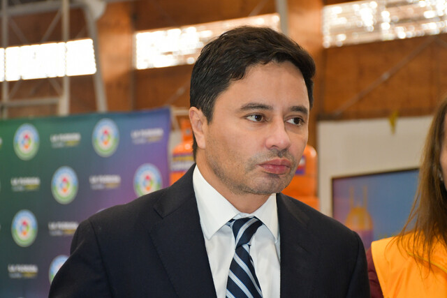 Rodolfo Carter crítica cambios de opinión de Boric: “Están pavimentando el camino a un liderazgo autoritario”