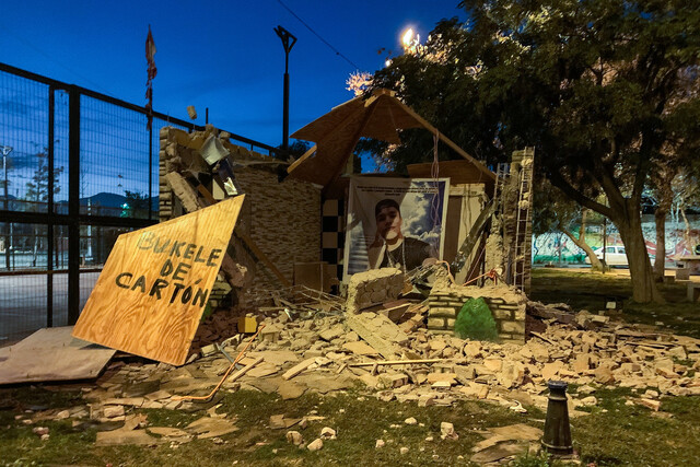 “Bukele de Cartón”: Mausoleo narco en Lo Espejo amanece destruido