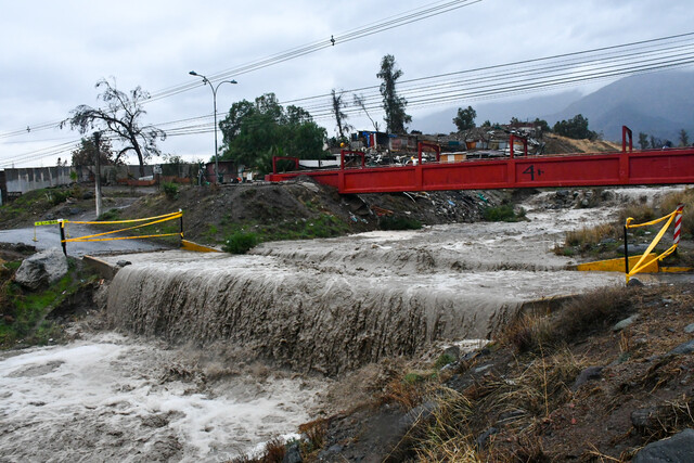 Ministra de Obras Públicas llama a consumir agua de manera “muy responsable” tras intensas lluvias