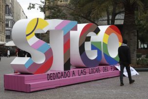 Letrero de STGO fue pintado con los colores del orgullo LGBTIQA+