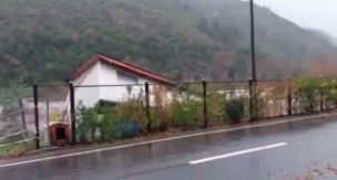 Quedó completamente destruida: Captan el momento cuando casa fue arrastrada por río en Los Queñes, región del Maule