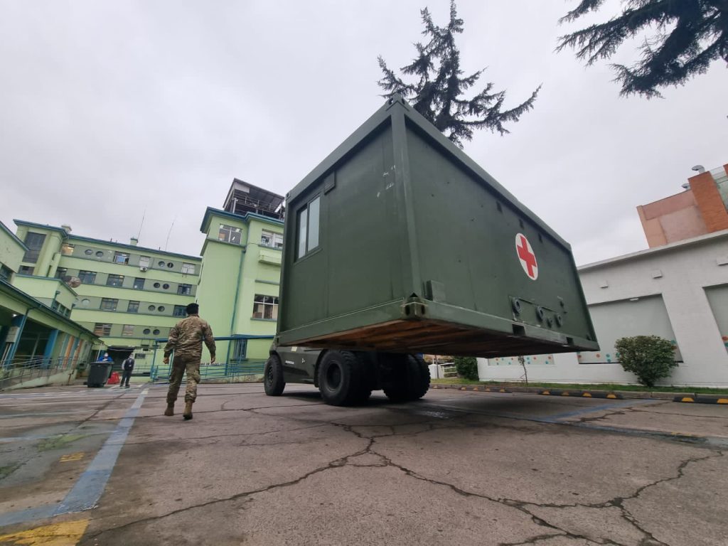 Ejército instaló 4 módulos para aumentar camas pediátricas del Hospital Roberto del Río