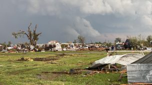 Paso de tornado por Texas deja 75 heridos y tres muertos