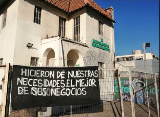 Dejan lienzo en sede de RD: “Hicieron de nuestras necesidades el mejor de sus negocios”