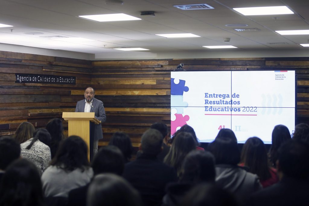 Ministro Ávila por resultados del Simce 2022: “Tenemos que continuar en esta senda de la reactivación educativa”
