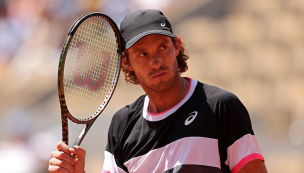 Nicolás Jarry vence a Moutet y avanza a segunda ronda del ATP de Halle