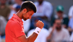 Novak Djokovic avanza a la final de Roland Garros tras vencer a un mermado Alcaraz