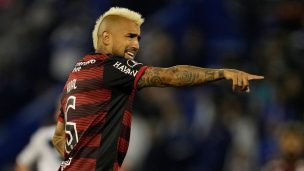 Arturo Vidal sufrió un nuevo impasse con un hincha en Brasil