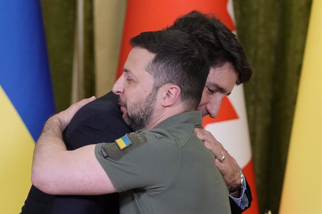 Canadá anuncia otros 370 millones de euros en ayuda militar a Ucrania durante visita sorpresa de Trudeau a Kiev