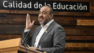 “Nuestra gran preocupación hoy día es la asistencia”: Ministro de Educación descartó la posibilidad de adelantar las vacaciones de invierno por virus respiratorios