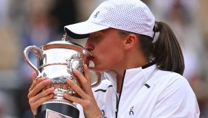 ¡Tricampeona! Iga Swiatek celebra su tercer Roland Garros tras superar en la final a Karolina Muchova