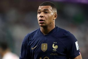 Mbappé condenó la muerte de un adolescente a manos de la policía francesa