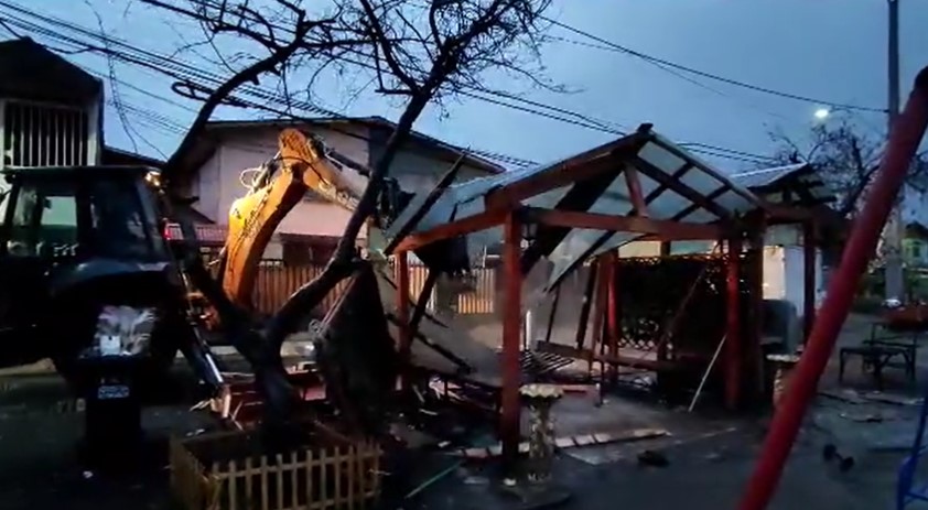 Demuelen “narco mausoleo” en Quilicura que tenía quincho y electricidad