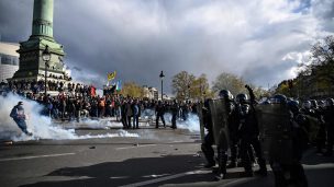 Francia: Gobierno mantiene un día más el dispositivo especial de seguridad con 45.000 policías y gendarmes