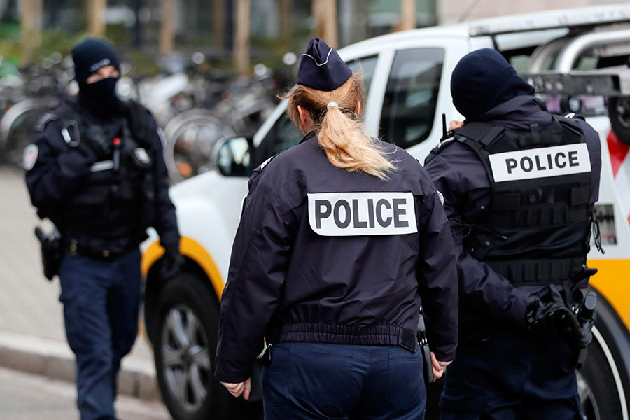 Policía mata a un hombre armado con una katana en Francia: Agente quedó bajo custodia