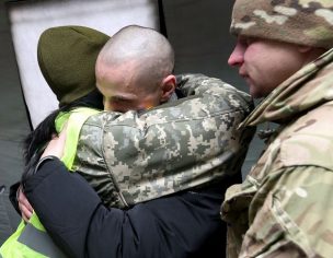 Ucrania y Rusia llevan a cabo un nuevo intercambio de casi 90 prisioneros de guerra