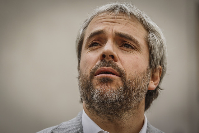 Gonzalo Blumel presenta personal historia sobre el estallido social: “La vuelta larga”