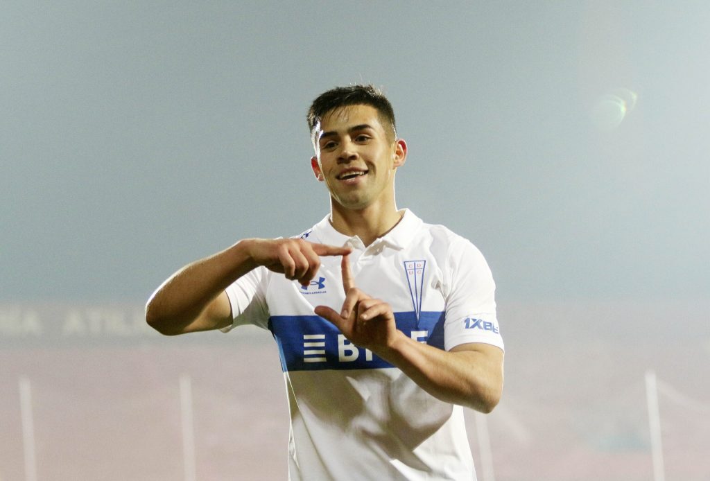 Alexander Aravena encabeza el top 10 de los jugadores más valorados del fútbol chileno