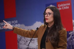 Camila Vallejo descarta un cambio de gabinete